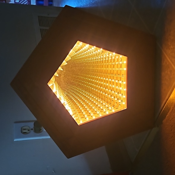 Infinity Mirror Vintage Imagine Retro Light Box Mirror DISCO Square Box La - Picture 1 of 8